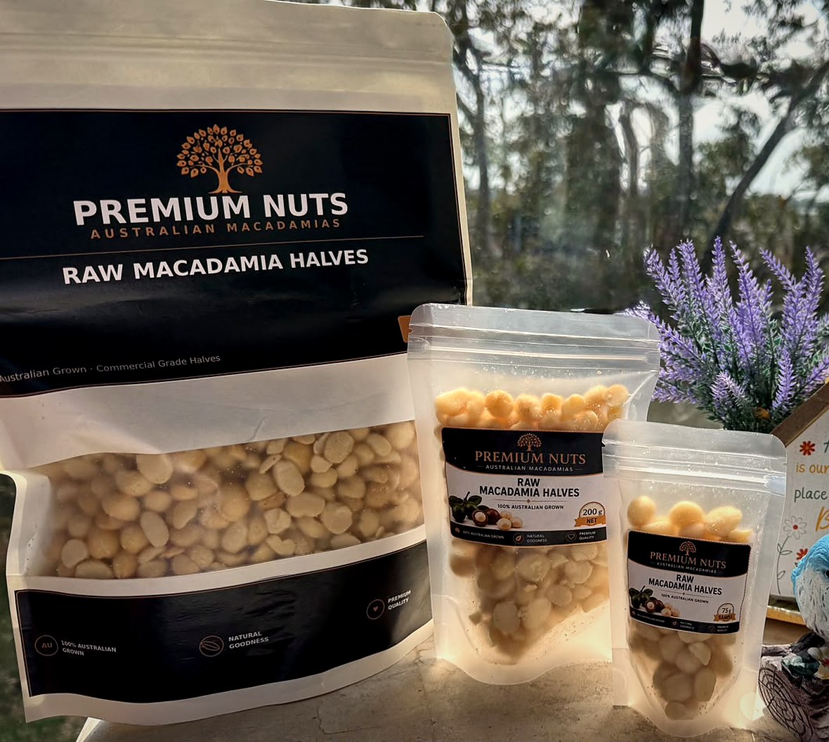 Premium Nuts raw macadamia halves in 1kg, 200g and 75g packs